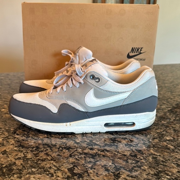 Nike air max 1 Gray and White Sneakers EUC 10.5 - Picture 1 of 13